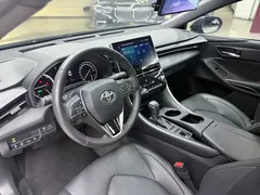 2023 Toyota Avalon Hybrid 2.5L Luxury, чёрный — фото 11