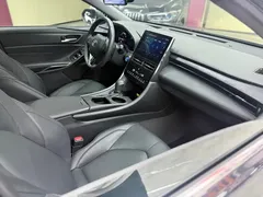 2023 Toyota Avalon Hybrid 2.5L Luxury, чёрный — фото 21