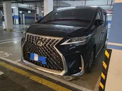 2020 Lexus LM 300h 7-seat, чёрный — фото 2