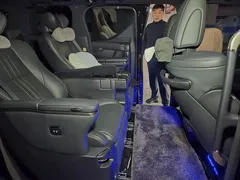 2020 Lexus LM 300h 7-seat, чёрный — фото 5