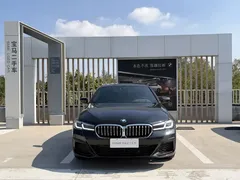 2023 BMW 5 Series 530Li Premium M Sport Package, чёрный — фото 2