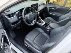 2023 Toyota Wildlander 2.0L CVT 2WD Urban, белый — фото 3