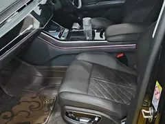 2022 Audi A8L 50 TFSI quattro Comfort Collector's Edition, чёрный — фото 7
