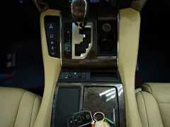 2021 Toyota Alphard Hybrid 2.5L Premium, белый — фото 10