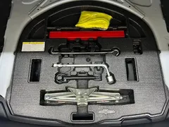 2022 Toyota Levin Hybrid 1.8H E-CVT Luxury, белый — фото 9