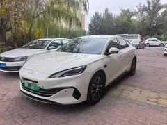 2025 BYD Seal 06 DM-i PHEV Smart Driving 120KM Prestige — фото 1
