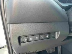 2022 Toyota Venza 2.0L CVT 4WD Ultimate, белый — фото 11