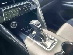 2022 Toyota Venza 2.0L CVT 4WD Ultimate, белый — фото 18