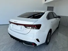 2023 Kia Cerato 1.5L CVT Luxury, белый — фото 4