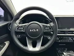 2023 Kia Cerato 1.5L CVT Luxury, белый — фото 10