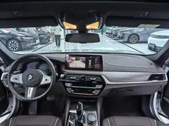 2022 BMW 5 Series 525Li M Sport Package, белый — фото 7