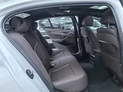 2022 BMW 5 Series 525Li M Sport Package, белый — фото 11