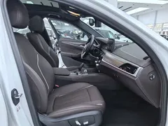 2022 BMW 5 Series 525Li M Sport Package, белый — фото 12
