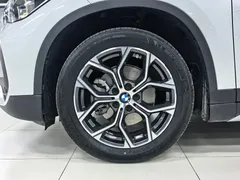 2022 BMW X1 Premium, белый — фото 5