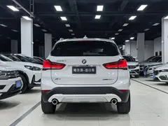 2022 BMW X1 Premium, белый — фото 22