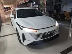 2023 Changan Lamore 1.5T GDI DCT Pilot, белый — фото 4
