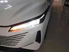 2023 Changan Lamore 1.5T GDI DCT Pilot, белый — фото 23