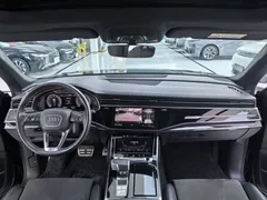2021 Audi Q8 55 TFSI Sport, чёрный — фото 7