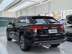 2021 Audi Q8 55 TFSI Sport, чёрный — фото 13