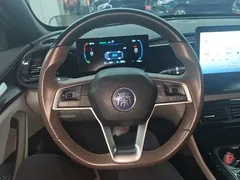 2024 BYD Qin PLUS Honor DM-i PHEV 55km Leading, белый — фото 11