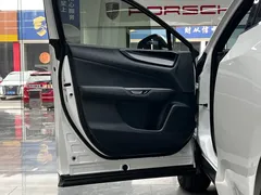 2022 Lexus NX 350h 2WD, белый — фото 11