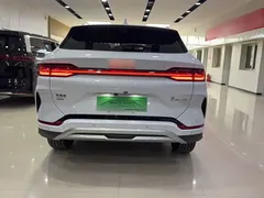 2025 BYD Song PLUS DM-i PHEV Smart Driving 112km Premium, белый — фото 13