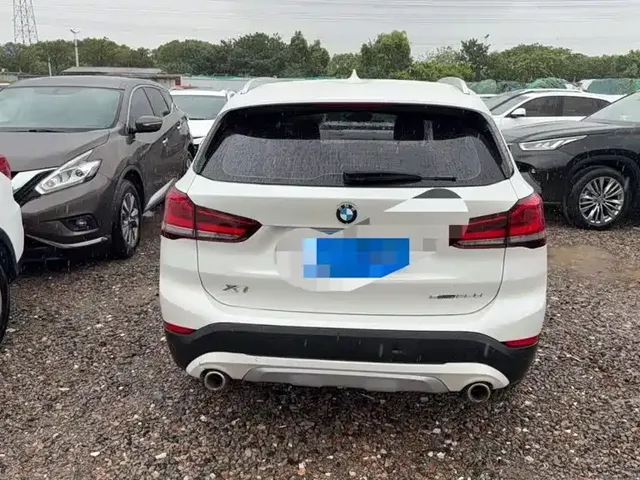 2022 BMW X1