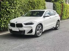 2022 BMW X2, белый — фото 1