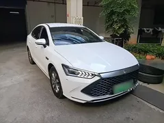 2024 BYD Qin PLUS Honor DM-i PHEV 55km Leading, белый — фото 4