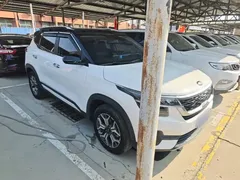2020 Kia Seltos 1.5L CVT Trend, белый — фото 4