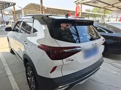 2020 Kia Seltos 1.5L CVT Trend, белый — фото 5
