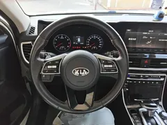 2020 Kia Seltos 1.5L CVT Trend, белый — фото 11