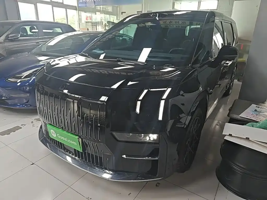 2024 Zeekr 009 7 seats 108kWh