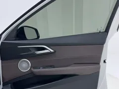 2022 BMW 1 Series 120i M Sport, белый — фото 24
