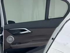 2022 BMW 1 Series 120i M Sport, белый — фото 27