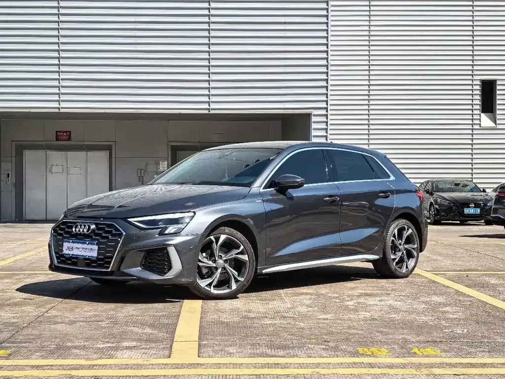 2021 Audi A3 Sportback 35 TFSI Luxury Sport