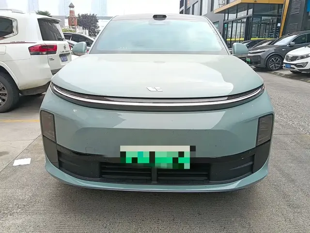 2025 Li Auto L6