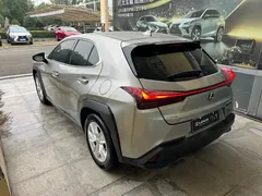 2022 Lexus UX 260h — фото 5
