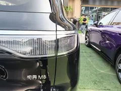 2025 Aito M8 EREV Ultra 53.4kWh 5-seat 192-line LiDAR, чёрный — фото 8