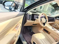 2025 Aito M8 EREV Ultra 53.4kWh 5-seat 192-line LiDAR, чёрный — фото 16