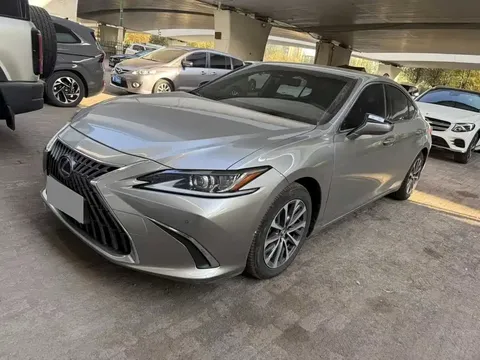 2020 Lexus ES 300h Excellence