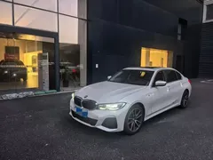 2022 BMW 3 Series 325Li M Sport, белый — фото 1