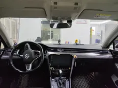 2020 Volkswagen Magotan 330TSI DSG Luxury, чёрный — фото 3