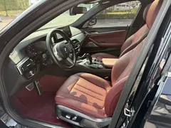 2023 BMW 5 Series 530Li Leading M Sport Package, чёрный — фото 8