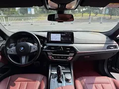 2023 BMW 5 Series 530Li Leading M Sport Package, чёрный — фото 10