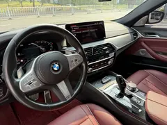 2023 BMW 5 Series 530Li Leading M Sport Package, чёрный — фото 14