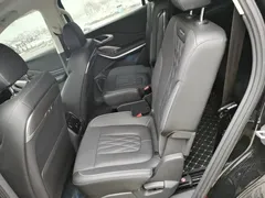 2024 Hongqi HS7 2.0T PHEV 4WD 6, чёрный — фото 17