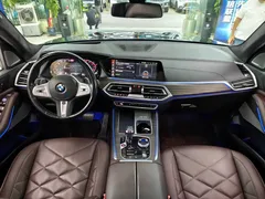 2022 BMW X5 40Li Premium M Sport Package, чёрный — фото 7