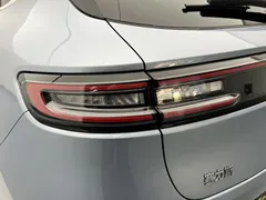 2023 Aito M5 EREV 4WD Smart Driving — фото 18