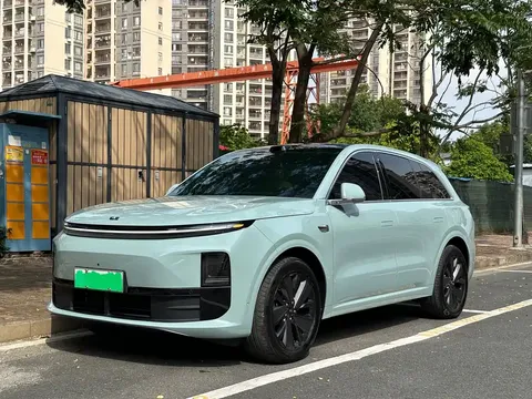 2025 Li Auto L6
